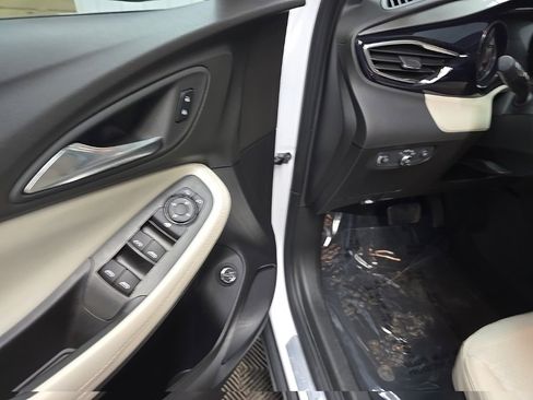 Used 2022 Buick Encore GX Select image 27