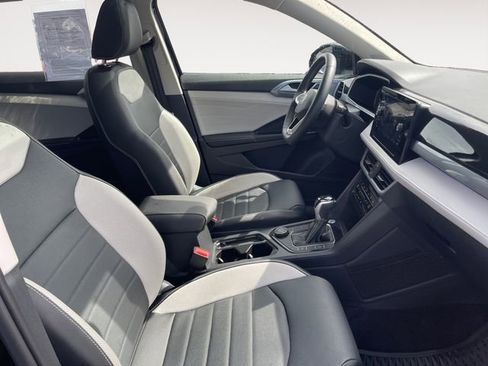 Certified 2025 Volkswagen Taos SEL w/ Black Wheel Plus Package image 15