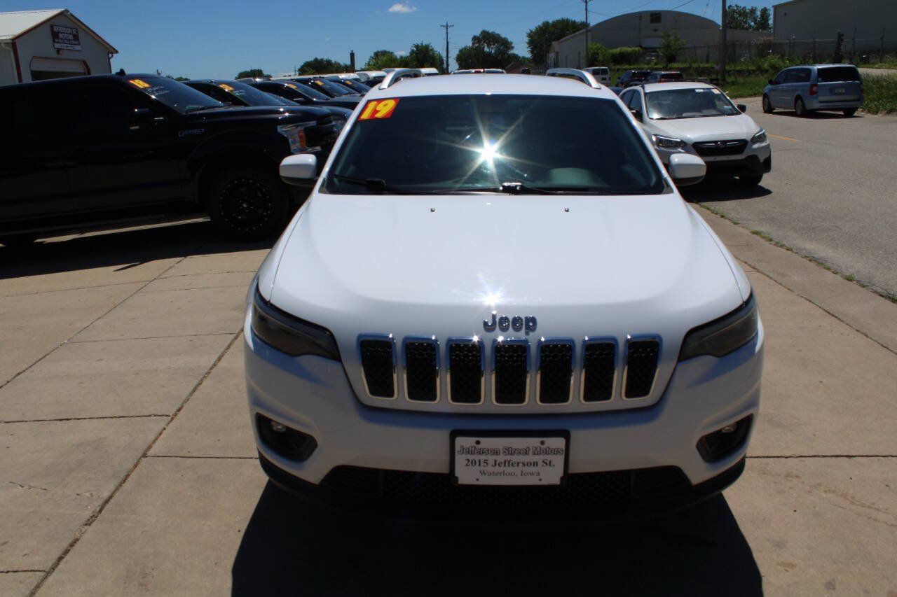 Used 2019 Jeep Cherokee Latitude w/ Popular Appearance Group AWD/4WD image 2