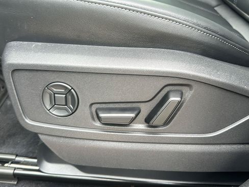 Used 2025 Audi Q5 Premium w/ Convenience Package AWD/4WD image 25