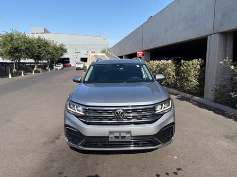 Used 2021 Volkswagen Atlas SEL R-Line FWD image 4