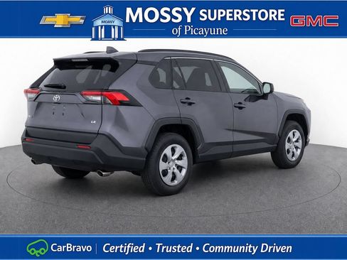 Used 2021 Toyota RAV4 LE FWD image 13
