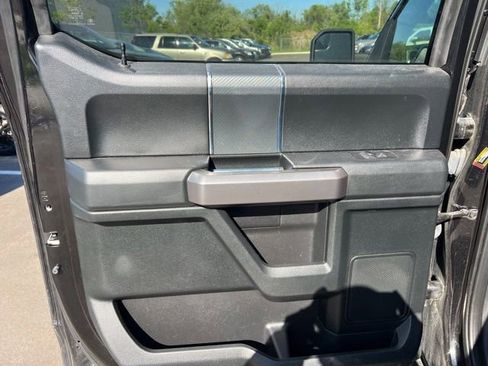 Used 2019 Ford F150 XLT w/ Equipment Group 302A Luxury AWD/4WD image 15