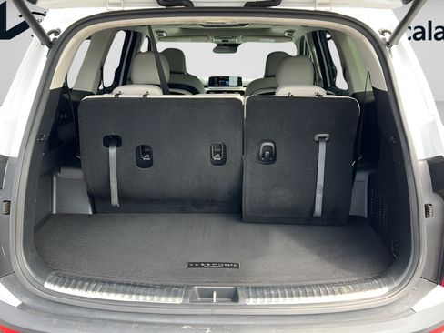 Used 2022 Kia Telluride SX w/ SX Prestige Package AWD/4WD image 9