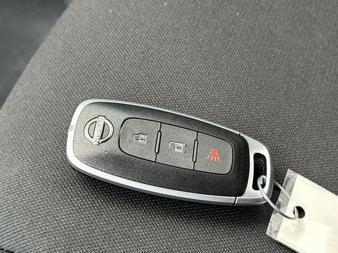 New 2025 Nissan Kicks Play S image 22