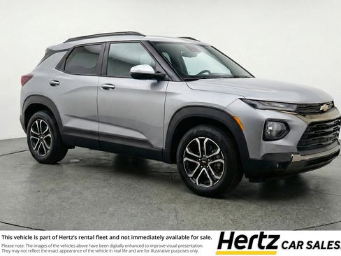 Used 2025 Chevrolet TrailBlazer LT w/ Driver Confidence Package AWD/4WD image 1