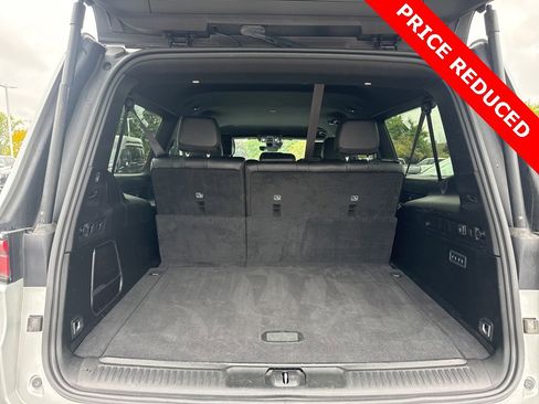 Used 2024 Jeep Wagoneer L Series III w/ Flexible Seating Group image 10