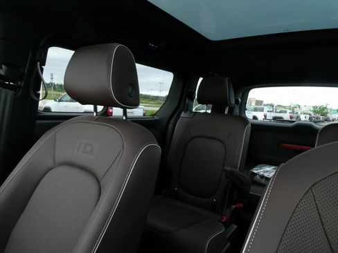 New 2025 Volkswagen ID. Buzz Pro S Plus image 39