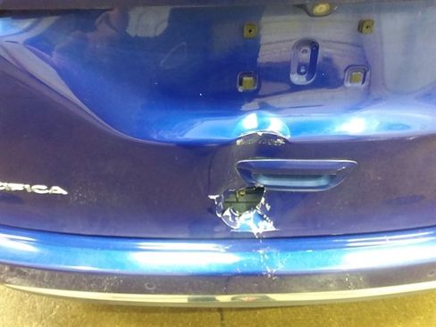 Used 2018 Chrysler Pacifica Touring-L image 24