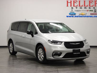 Used 2024 Chrysler Pacifica Touring-L