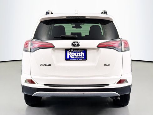 Used 2018 Toyota RAV4 XLE image 6