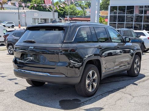 Used 2023 Jeep Grand Cherokee 4WD 4xe image 6