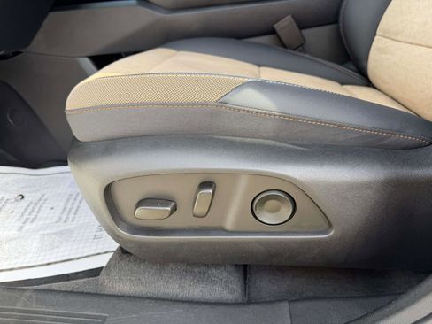 Certified 2025 Chevrolet Equinox ACTIV w/ Safety and Technology Package FWD image 17
