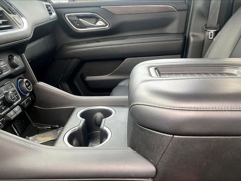 Used 2022 Chevrolet Suburban Z71 w/ Z71 Off-Road Package image 21