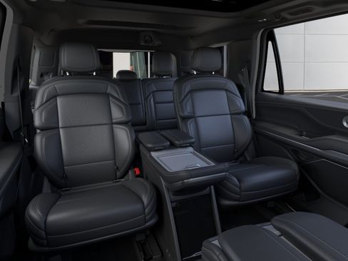 New 2026 Lincoln Navigator Reserve w/ Jet Appearance Package AWD/4WD image 11