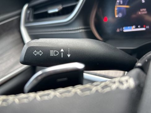 Used 2024 Jeep Grand Cherokee L Limited RWD image 28