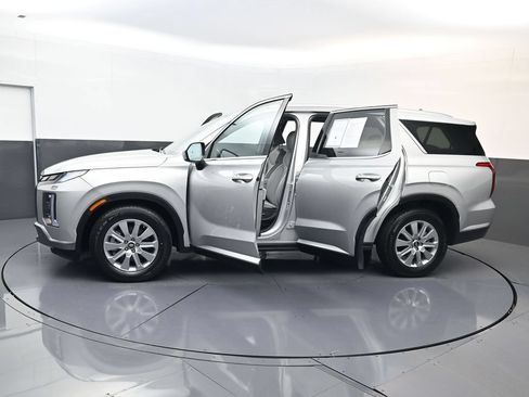 Used 2025 Hyundai Palisade SEL FWD image 32