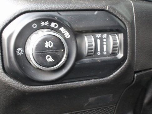 Used 2021 Jeep Gladiator Overland w/ LED Lighting Group image 29