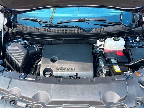 Used 2023 Chevrolet Traverse LT FWD image 29