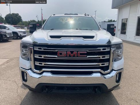 Used 2022 GMC Sierra 2500 SLE w/ SLE Value Package; AWD/4WD image 2