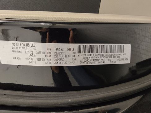 Used 2018 Chrysler Pacifica Touring-L w/ Premium Audio Group FWD image 33