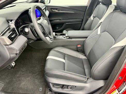Used 2026 Toyota Camry SE w/ Convenience Package FWD image 17