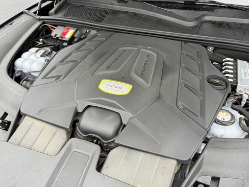 Used 2023 Porsche Cayenne Turbo S image 41