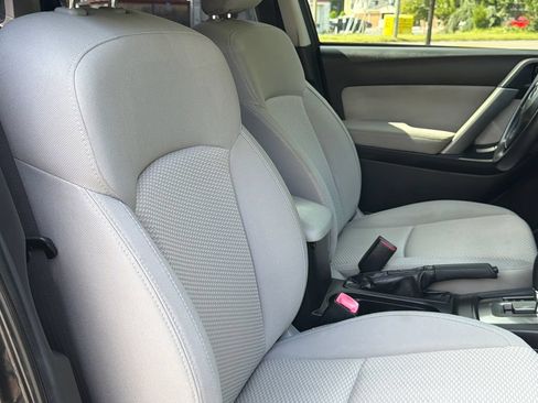 Used 2014 Subaru Forester 2.5i AWD/4WD image 10