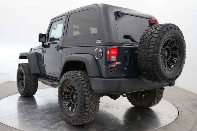 Used 2018 Jeep Wrangler Sport w/ Connectivity Group AWD/4WD image 5
