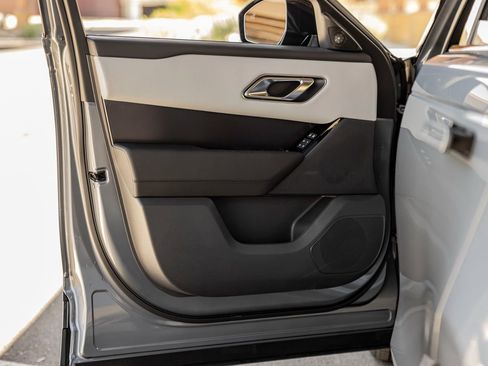 New 2026 Land Rover Range Rover Velar Dynamic SE image 12