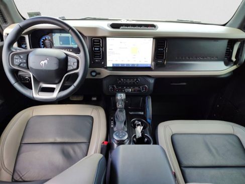 Used 2022 Ford Bronco Wildtrak image 13