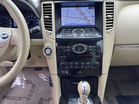 Used 2016 INFINITI QX70 AWD w/ Premium Package image 16