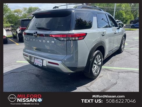 Certified 2024 Nissan Pathfinder SL AWD/4WD image 5