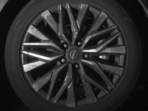 Used 2025 Nissan Altima 2.5 SV image 13