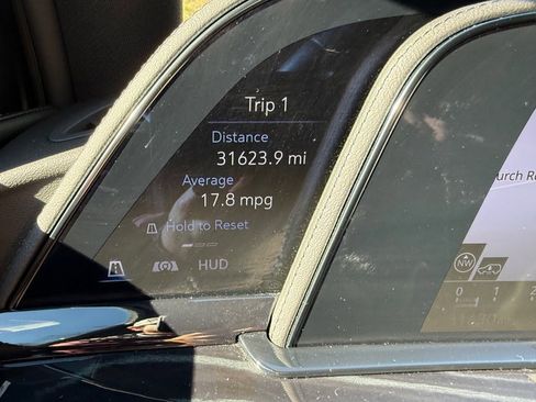 Used 2024 Cadillac Escalade Sport w/ LPO, ONYX Package image 33