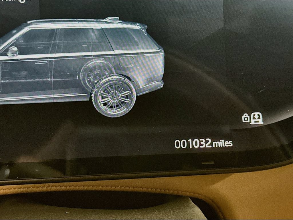Used 2026 Land Rover Range Rover SE AWD/4WD image 13