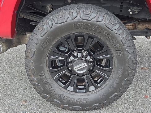 Used 2022 Ford F350 Platinum w/ Tremor Off-Road Package image 8