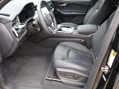 Used 2023 Audi Q7 2.0T Premium Plus w/ Premium Plus Package AWD/4WD image 17