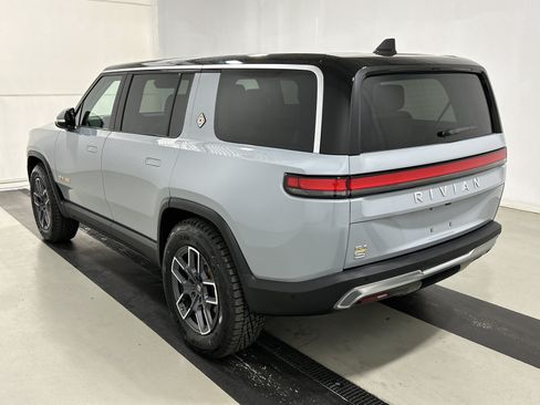 Used 2023 Rivian R1S Adventure Quad AWD/4WD image 3