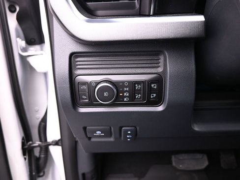 New 2026 Ford F350 Platinum w/ FX4 Off-Road Package AWD/4WD image 25