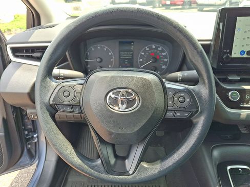 Used 2025 Toyota Corolla LE FWD image 19