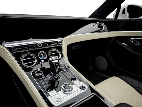 Used 2020 Bentley Continental GT AWD/4WD image 40