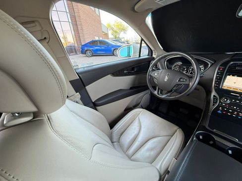 Used 2017 Lincoln MKX Reserve FWD image 42
