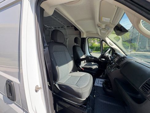 Used 2025 RAM ProMaster 2500 w/ Convenience Group image 23