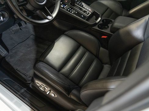 Certified 2024 Porsche Macan AWD/4WD image 15