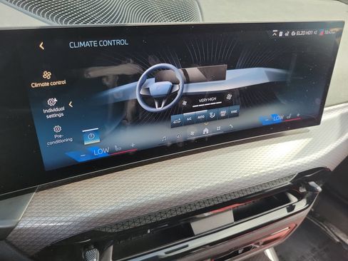 Used 2025 BMW i4 eDrive40 RWD image 36