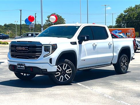 Used 2024 GMC Sierra 1500 AT4 w/ Technology Package AWD/4WD image 2