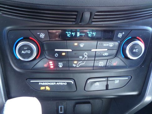 Used 2017 Ford Escape SE w/ Equipment Group 201A image 20