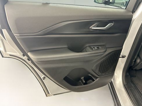 Used 2025 Jeep Grand Cherokee Altitude image 26