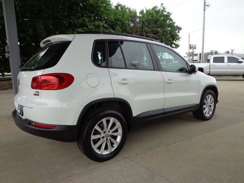 Used 2017 Volkswagen Tiguan Limited w/ Premium Package AWD/4WD image 4
